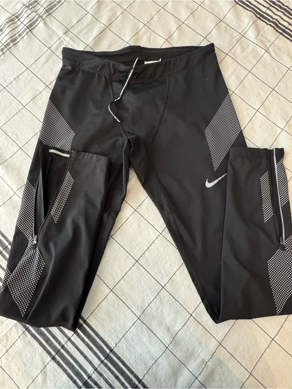 Nike Black Men's Running Joggers with Reflective Accents